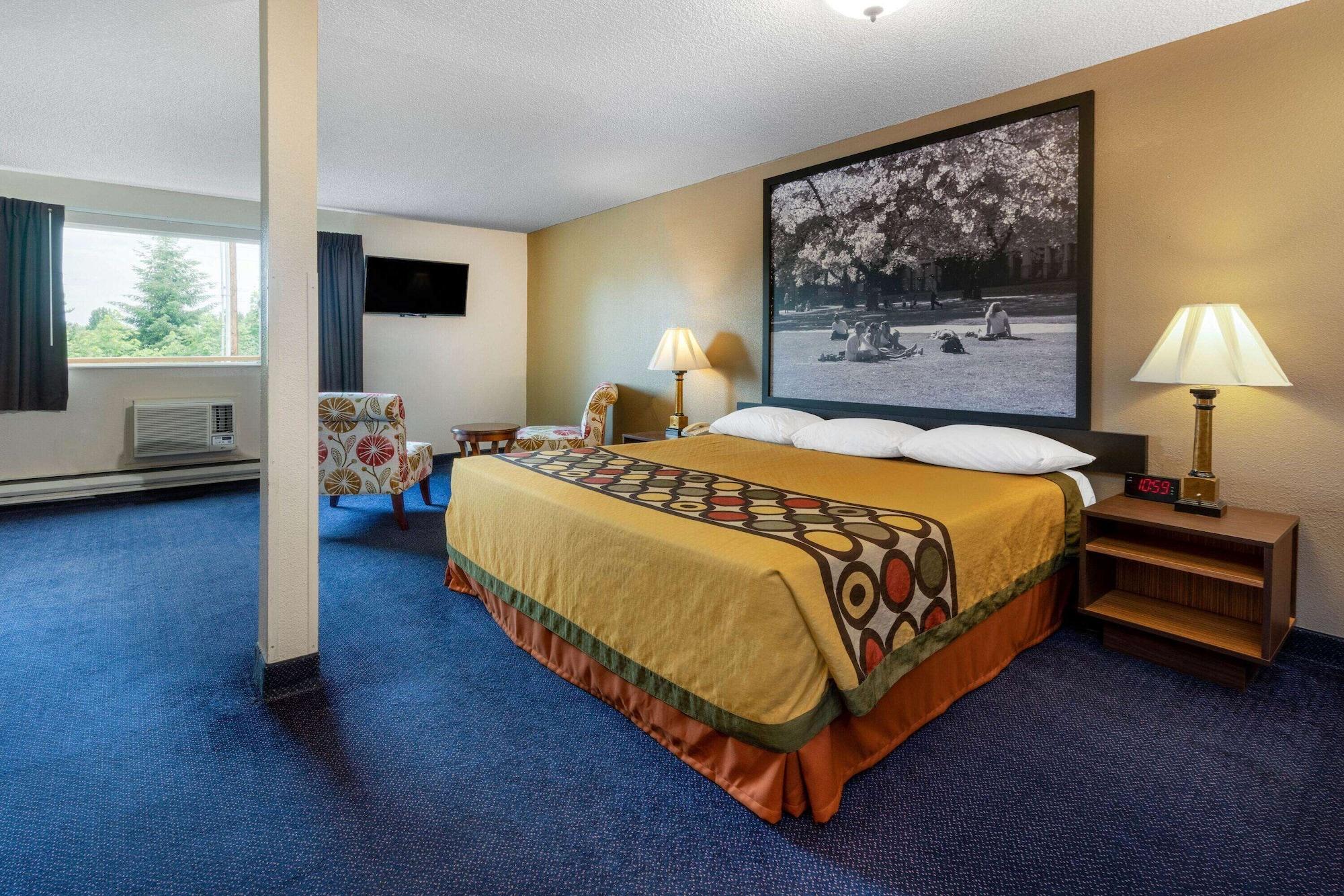 Sutton Suites Hotel SeaTac Exterior photo