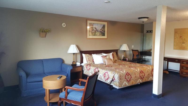 Sutton Suites Hotel SeaTac Exterior photo